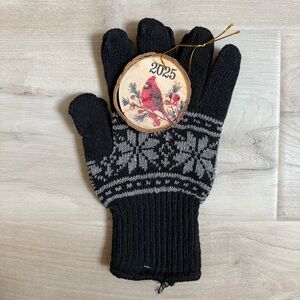 🔵 {3/$20} 2025 Holiday Gift Set - Knit Gloves & Ornament